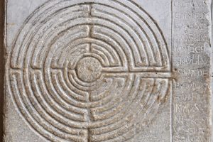 1024px-Duomo_Lucca_cathedrale_Lucques_labyrinthe